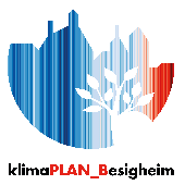 Logo von klimaPLAN_B mit stilisierten Gebäuden, einem Baum und vertikalen Streifen in Blau, Grün und Rot.